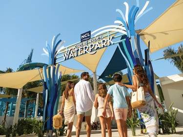 NCL GSC Great Tides Waterpark ©Norwegian Cruise Line Ltd.7.jpg